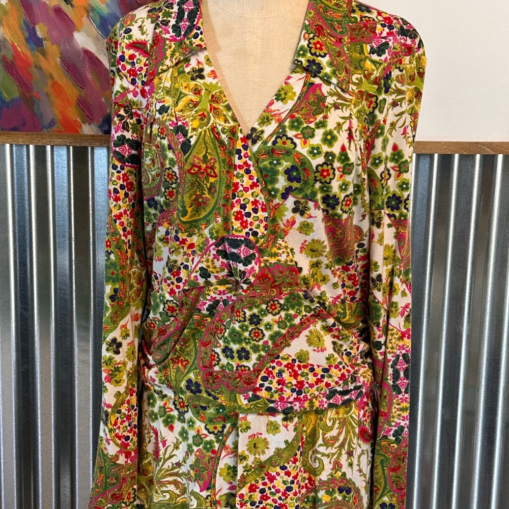 Floral Multicolor Wrap Top by ETCETERA a little fitted at hips.